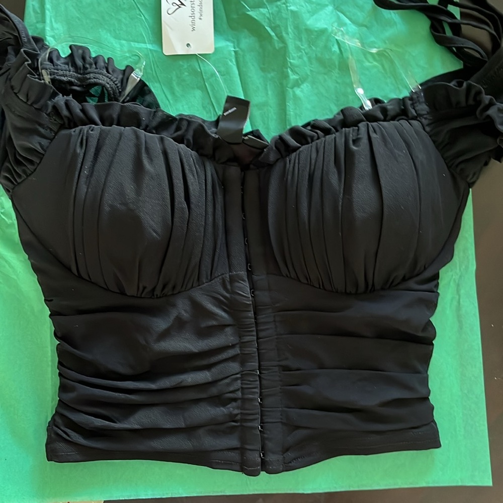 Windsor, cute black silky top size small